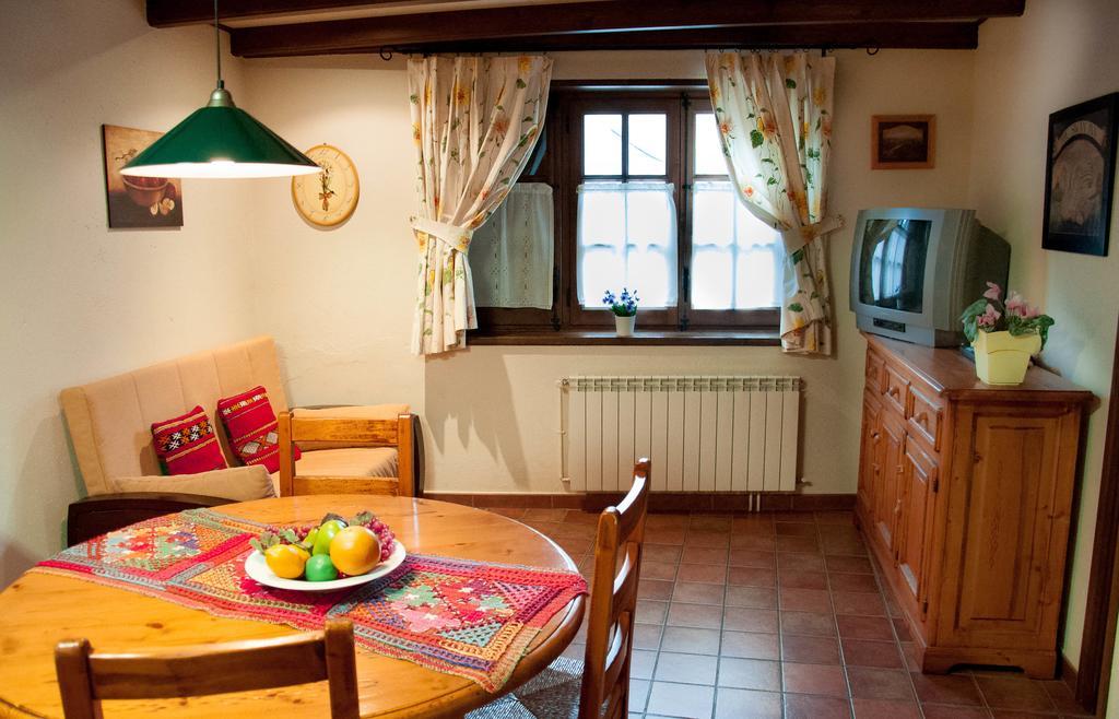 Sisquet Apartaments Erill la Vall Rum bild